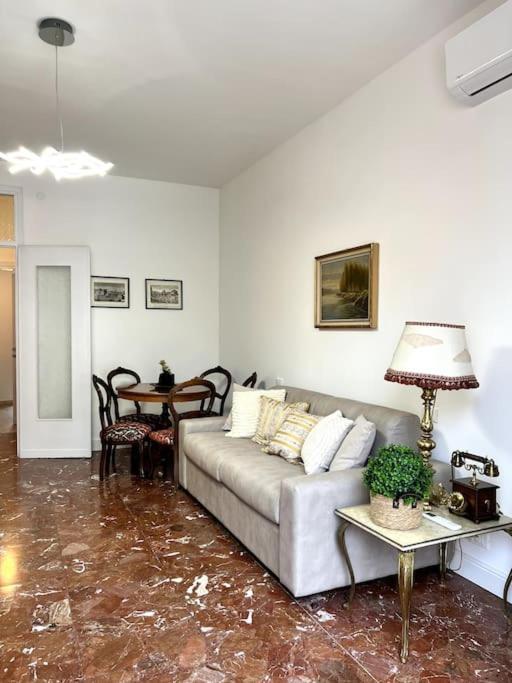 Appartamento Bra-Z เวโรนา ภายนอก รูปภาพ