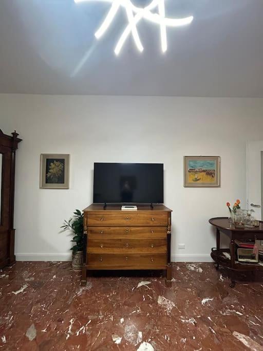 Appartamento Bra-Z เวโรนา ภายนอก รูปภาพ